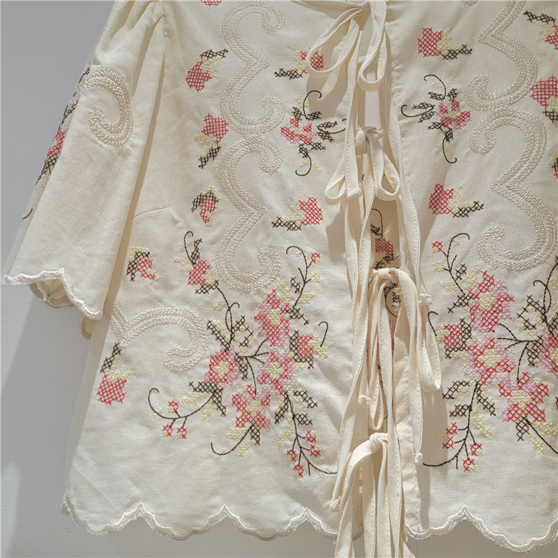 Clothland – chemisier brodé d' - Sewing V avis et prix