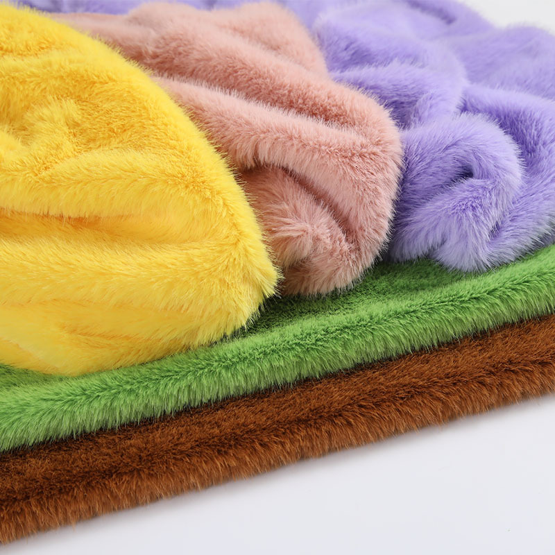 Tissu en fausse fourrure à poi - Sewing Fabric avis et prix